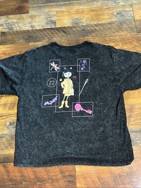 Girls' Black Graphic Short Sleeve Tee with Yellow Character